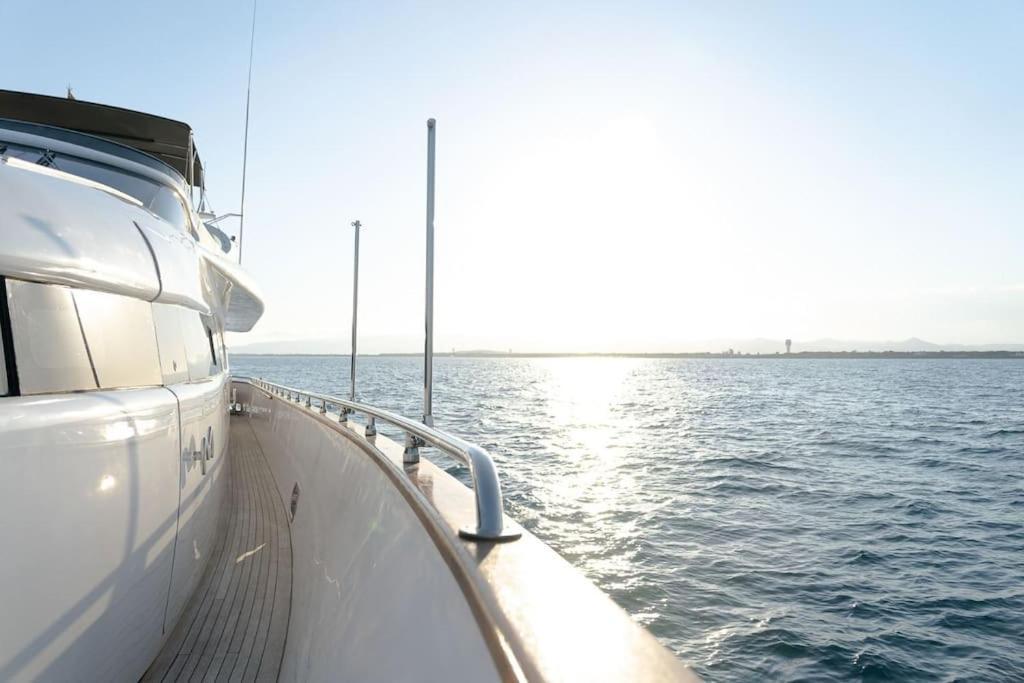 Super Yacht Located In Puerto Banus Hotel Marbella Exterior foto